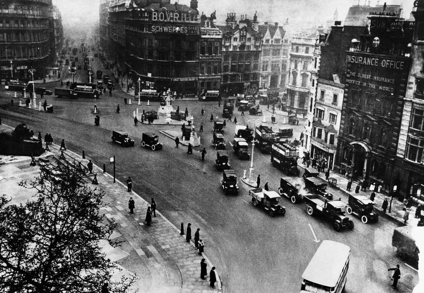 Trafalgar Square, a public square in the City of Westminster, Central London, 1920.
