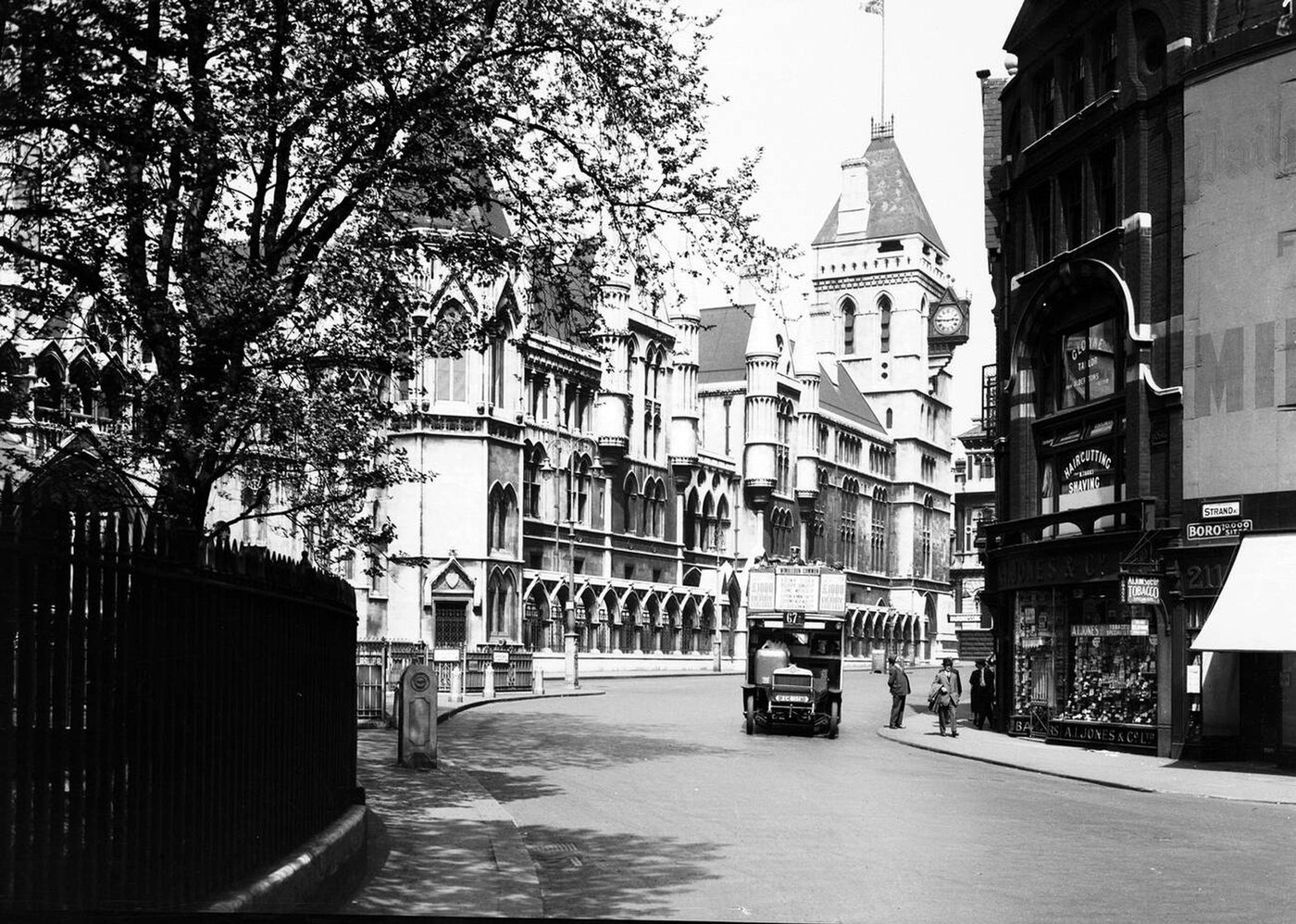 Exterior view of the Royal Courts of Justice, commonly called the Law Courts, from the Strand, London, 1921.
