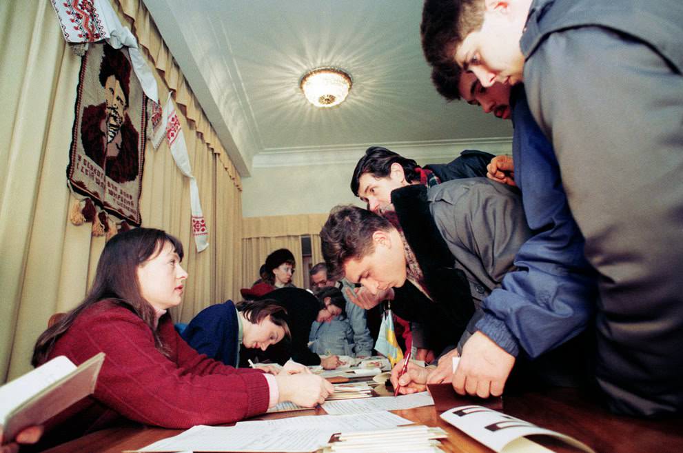 Citizens of the Ukraine vote on a referendum for independence from the Soviet Union in Moscow, 1991.