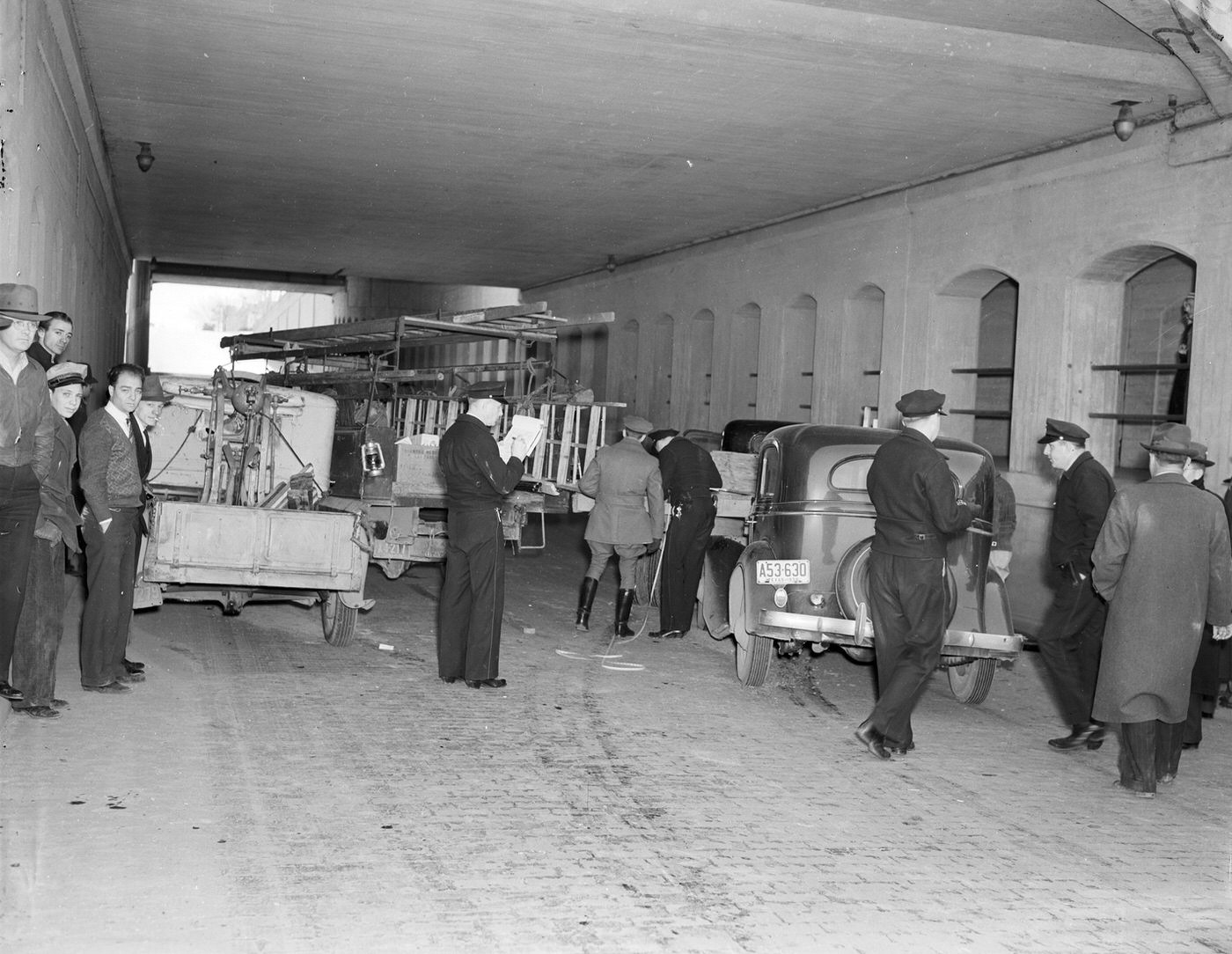 Vehicle pile-up at Henderson Street underpass, Fort Worth, 1939