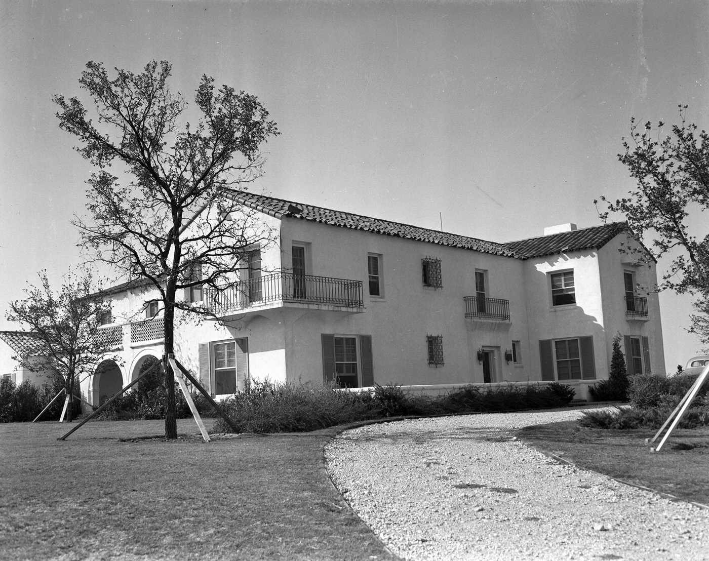 Exterior of Mr. and Mrs. W.E. McMahon's home, Fort Worth, 1939