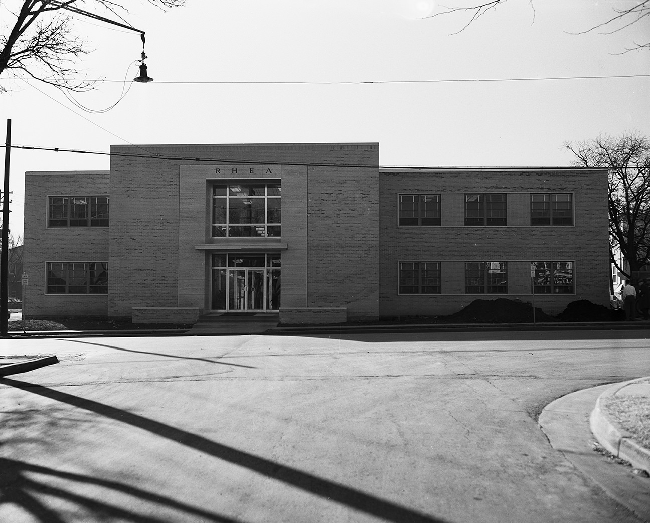The completed Rhea building, a modern office building at 1401 West Lancaster, 1950.