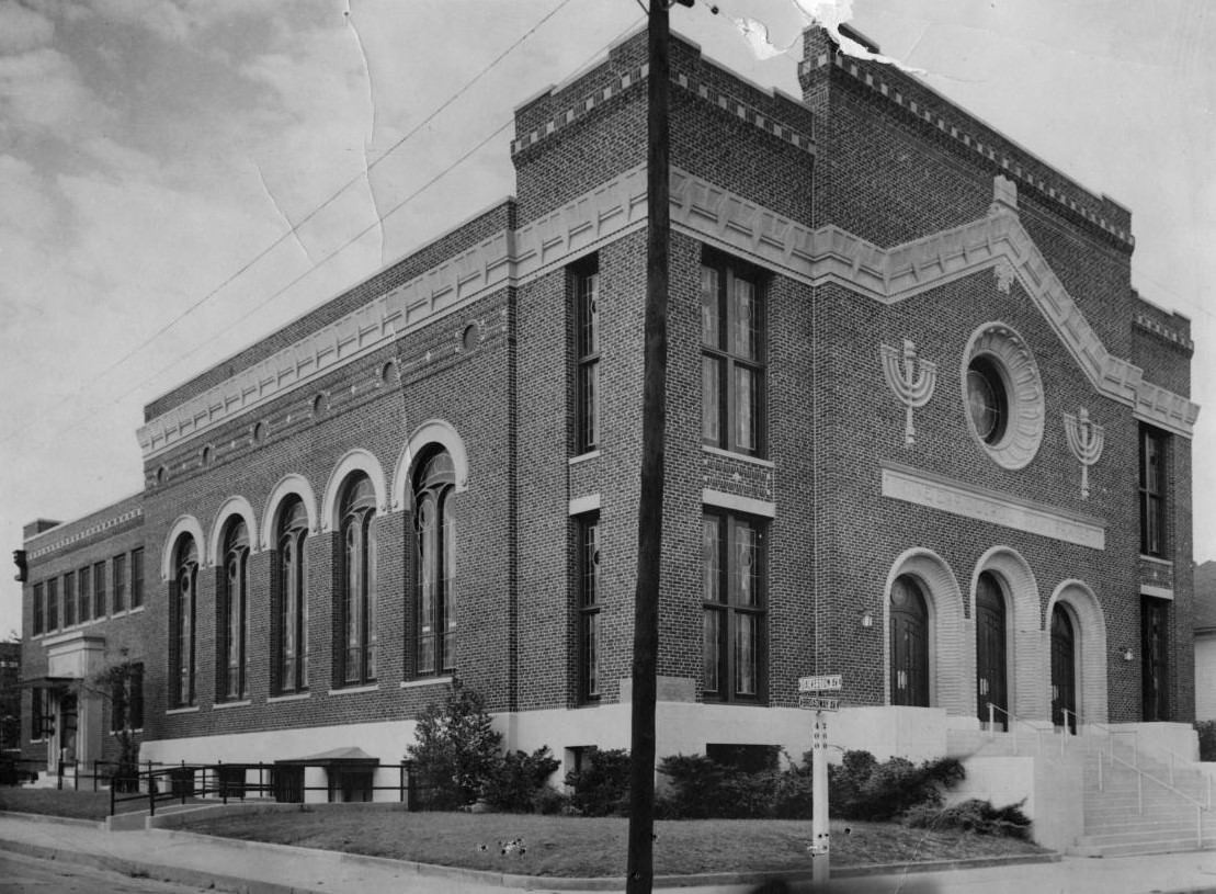The Beth-El Congregation synagogue in Fort Worth, 1951.