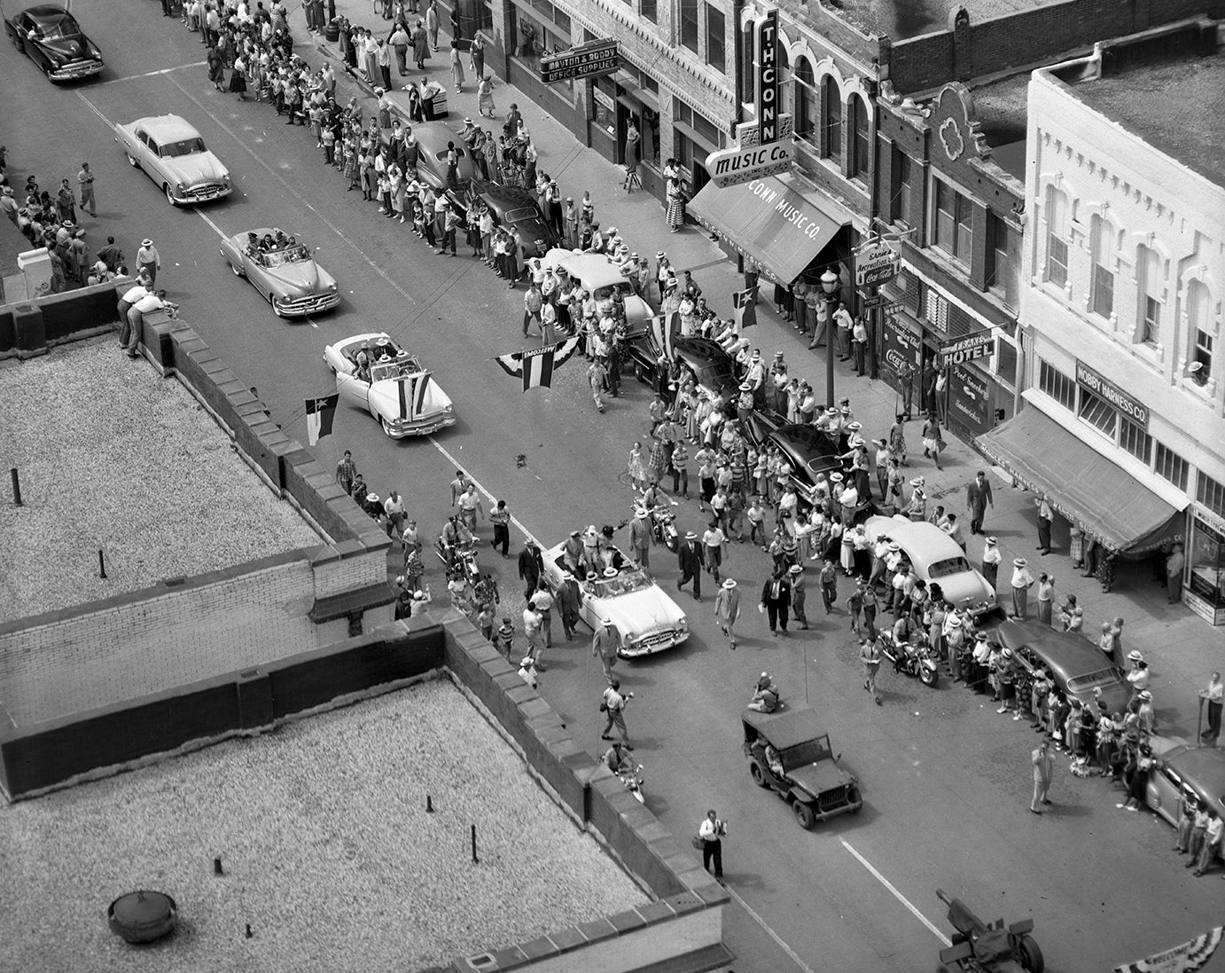 General Douglas MacArthur in Fort Worth, aerial shot of parade, 1951.