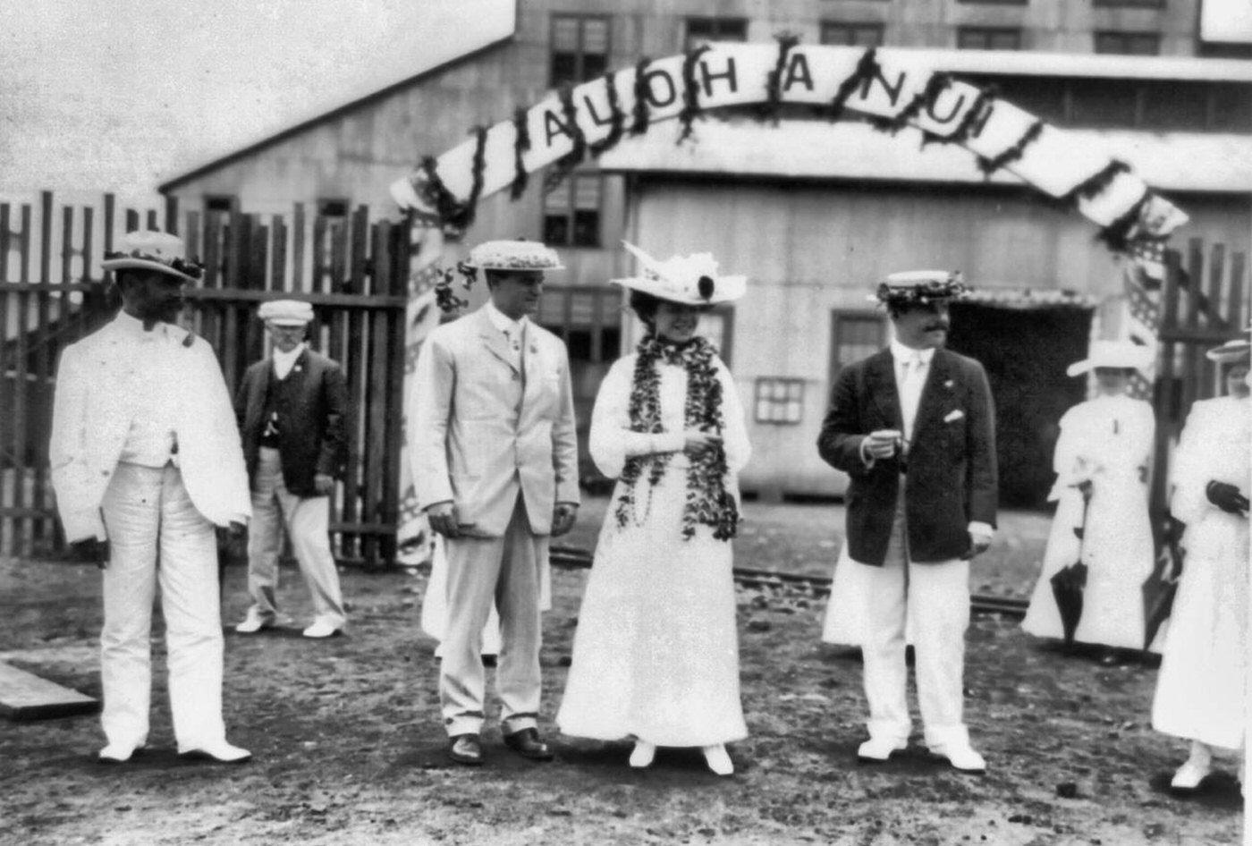 Alice Roosevelt Longworth and members of William Howard Taft party in Hawaii, 1905.