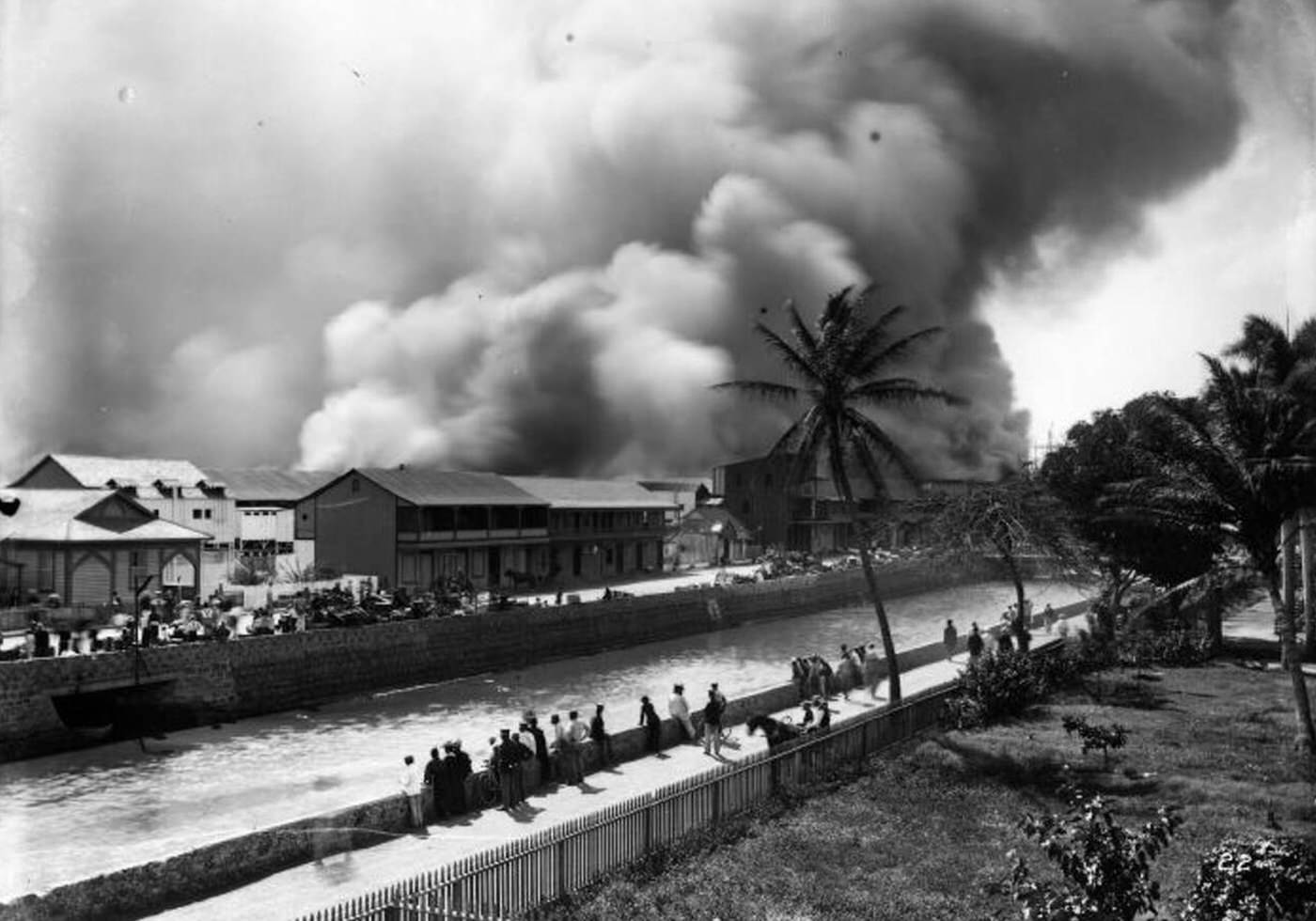 The Honolulu Chinatown Fire, 1900.