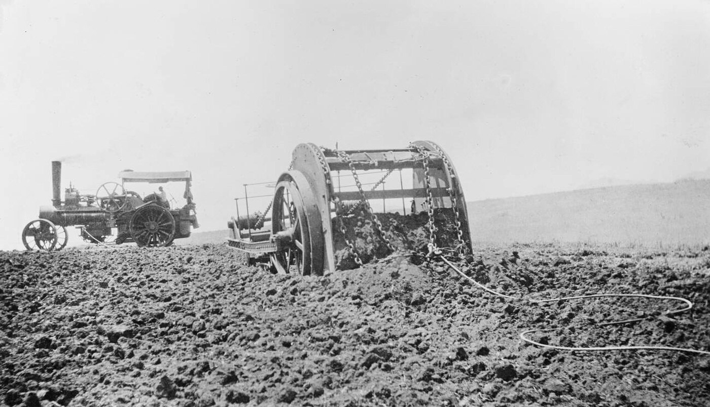 Tractor in a field in the Hawaiian Islands, 1910s.