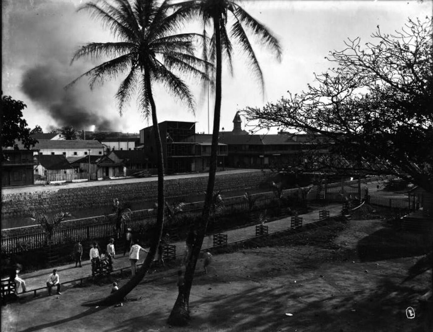 The aftermath of the Honolulu Chinatown Fire, 1900.