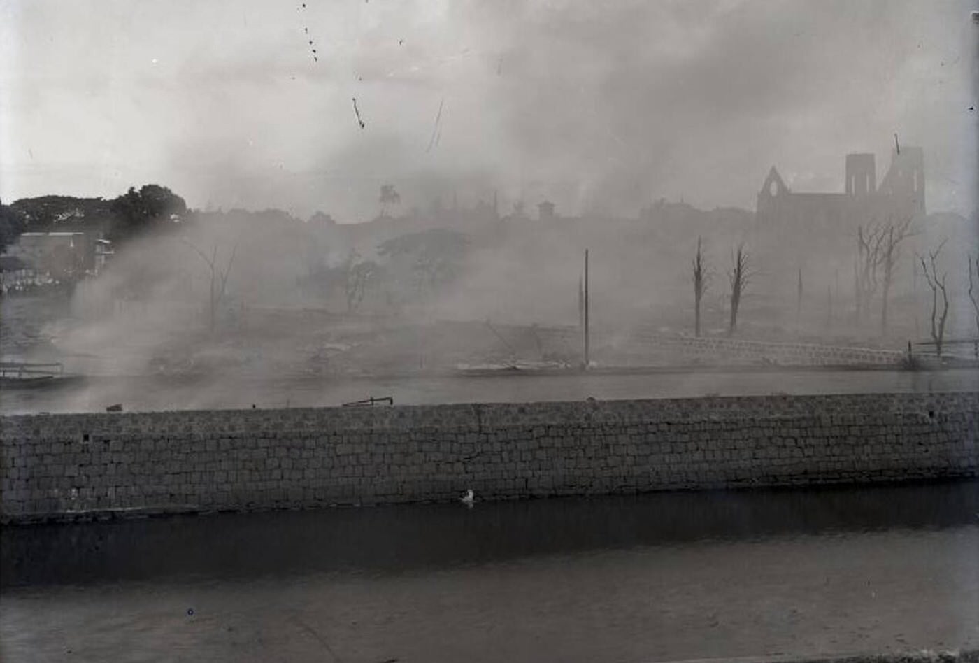 The aftermath of the devastating Chinatown fire in Honolulu, 1900.