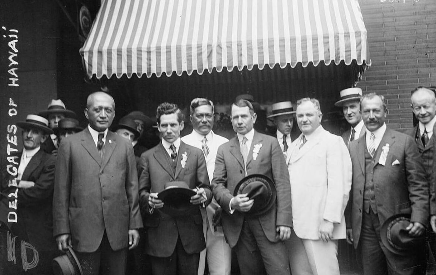 Delegates from Hawaii attending the Allied Bazaar, 1900s.
