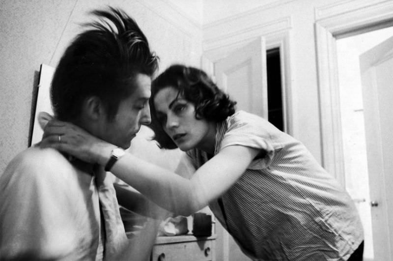 Karen, a heroin addict, trying to save the life of a fellow addict who has overdosed.