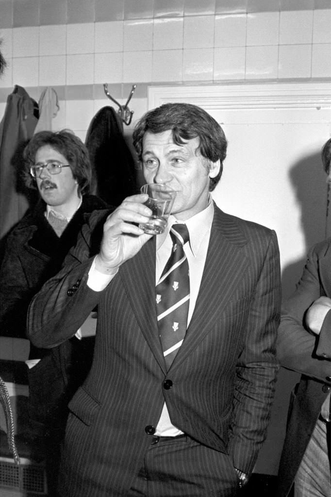 Bathtime with the Winners: Exploring 1970s Soccer Changing Rooms and the Access Allowed for Post-Game Photography