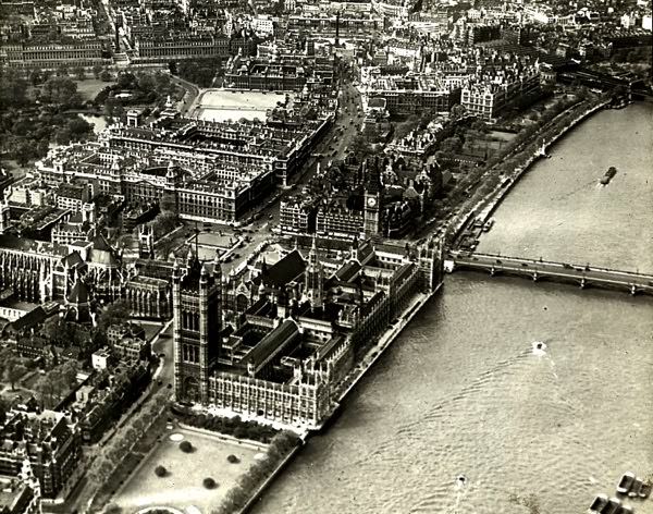 House of Parliament & Westminster Bridge