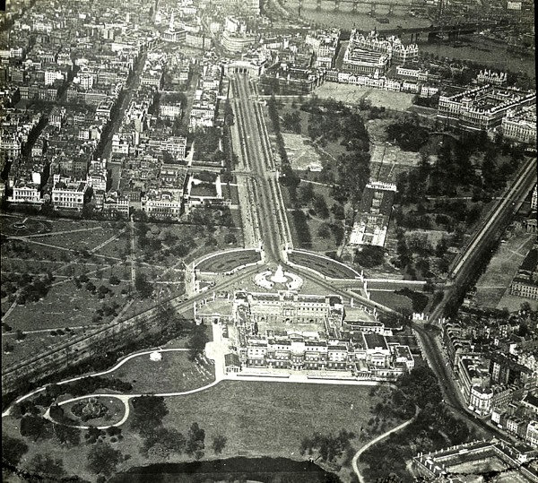 Buckingham Palace & the Mall