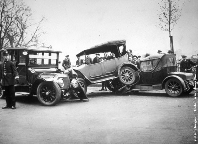Crashed cars on Finchley Road, north London, 1924.