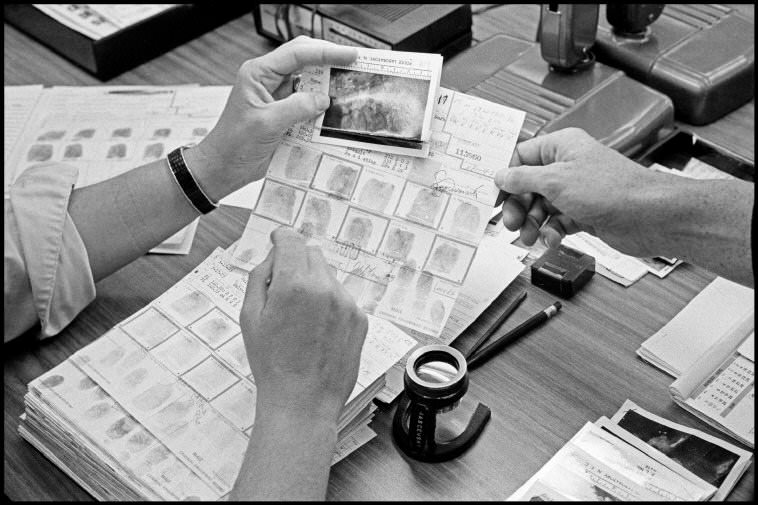Expert studies fingerprints, 1972.