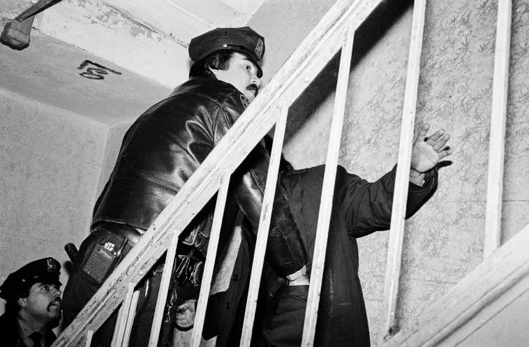 Addict searched an abandoned building on the stairs, 1979.