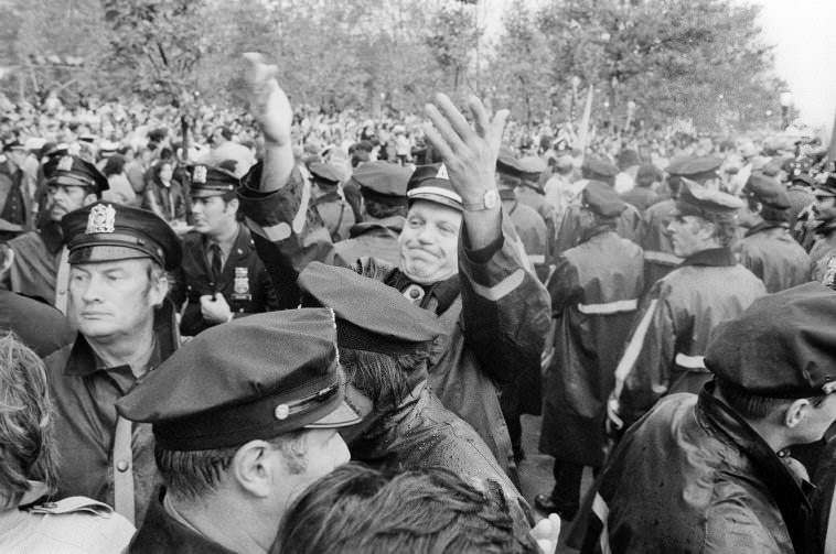 No. 979. Police at the time of the visit of a foreign security official, 1979.