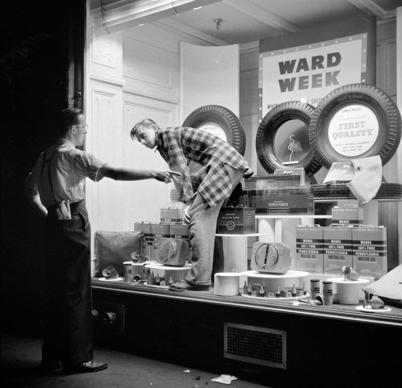 Dressing window in Amsterdam, New York, 1941.