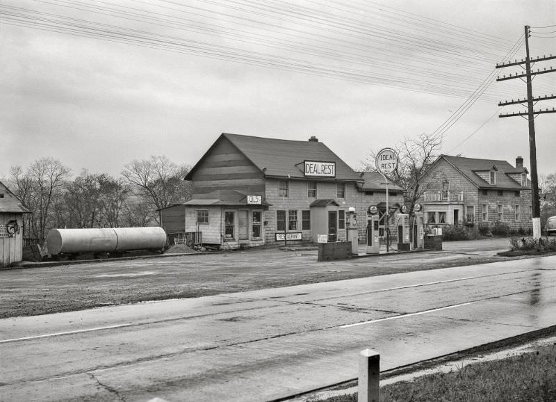 Truckers' service station, Little Falls, New York, 1941.
