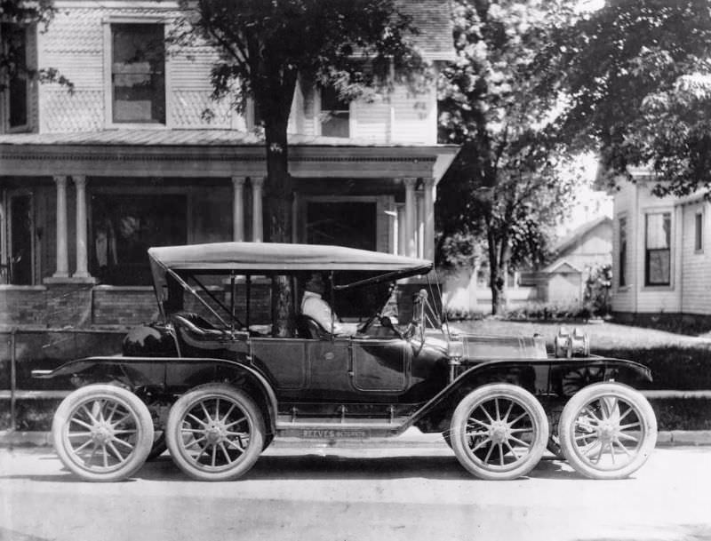 Driving on Eight Wheels? Discovering the Reeves Octo-Auto and Sexto-Auto, Unusual Cars from the Early 1900s