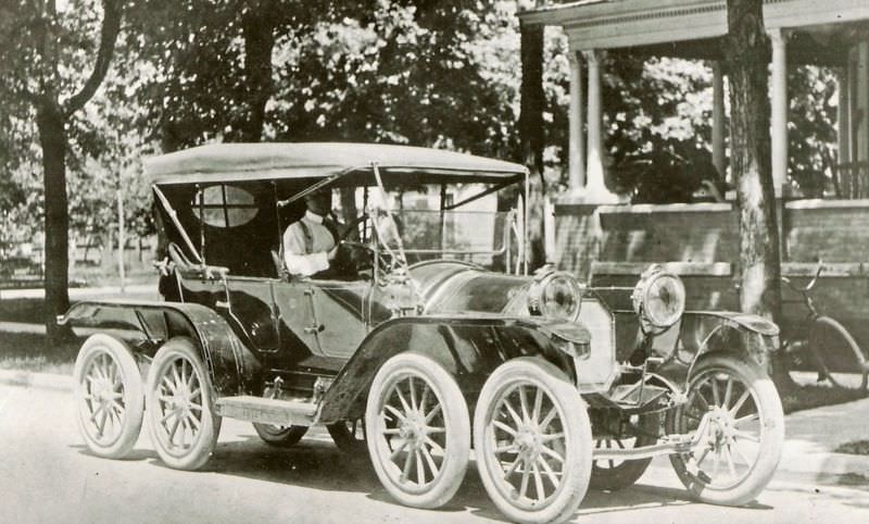 Driving on Eight Wheels? Discovering the Reeves Octo-Auto and Sexto-Auto, Unusual Cars from the Early 1900s