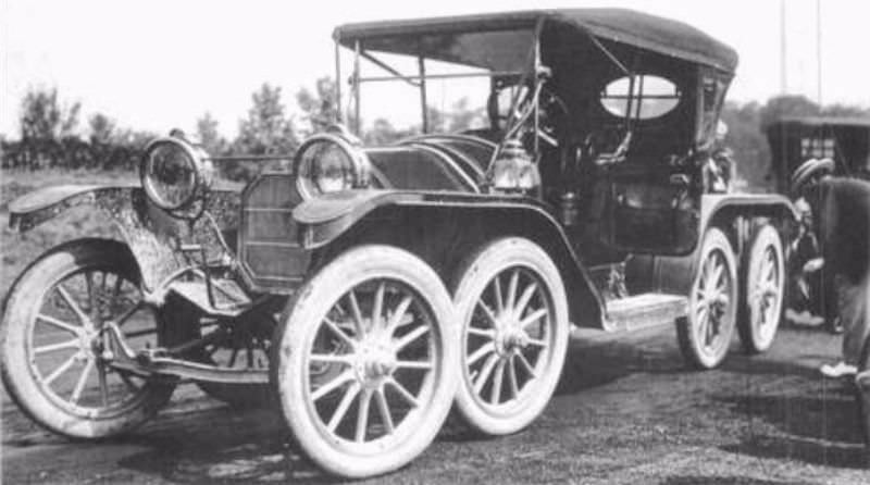 Driving on Eight Wheels? Discovering the Reeves Octo-Auto and Sexto-Auto, Unusual Cars from the Early 1900s
