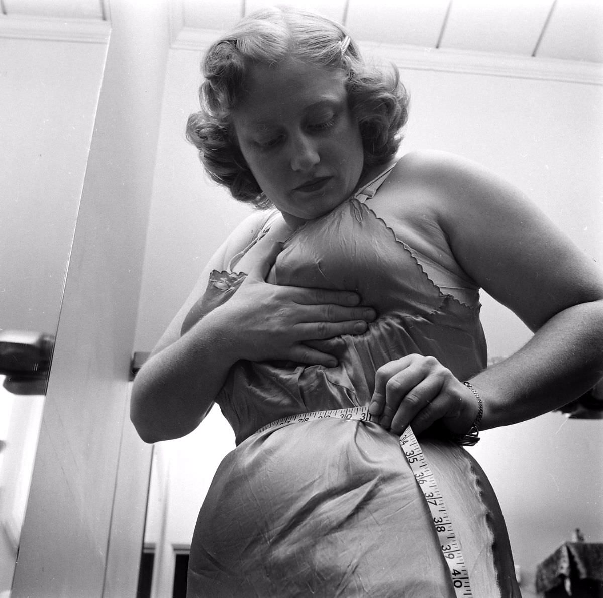 The Plague of Overweight: Vintage Photos from a 1954 LIFE Magazine Illustrate the Problem Early on in the U.S.
