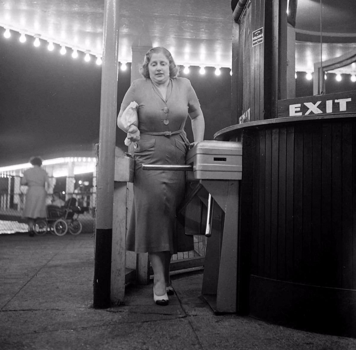 The Plague of Overweight: Vintage Photos from a 1954 LIFE Magazine Illustrate the Problem Early on in the U.S.