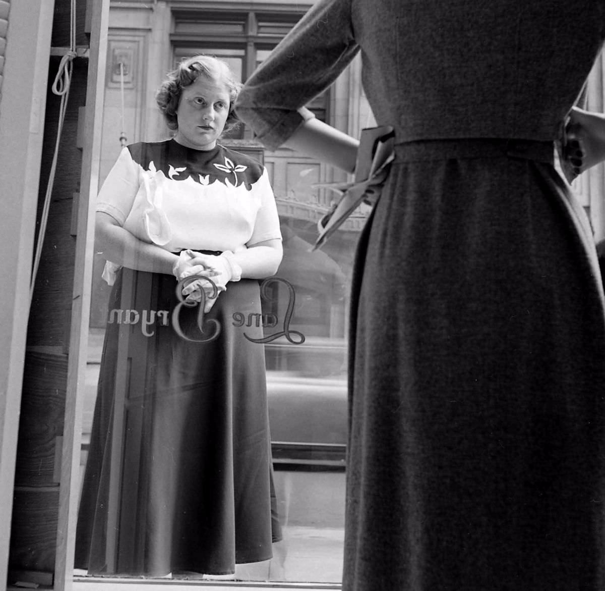 The Plague of Overweight: Vintage Photos from a 1954 LIFE Magazine Illustrate the Problem Early on in the U.S.
