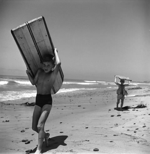 Stunning Vintage Photos of San Onofre Beach's Scenes During the 1950s