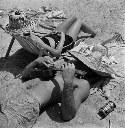 Stunning Vintage Photos of San Onofre Beach's Scenes During the 1950s