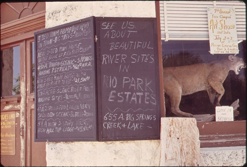 Mayor Casey's chalkboard outside his office, 1972.