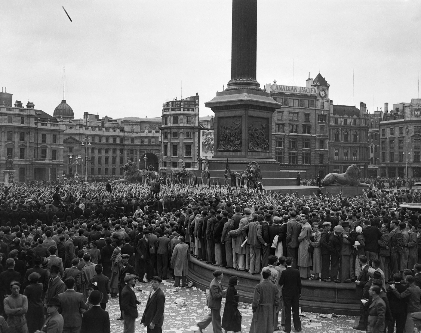 Sir Oswald Mosley's fascist march in Trafalgar Square, showing communists and fascists, 1937.