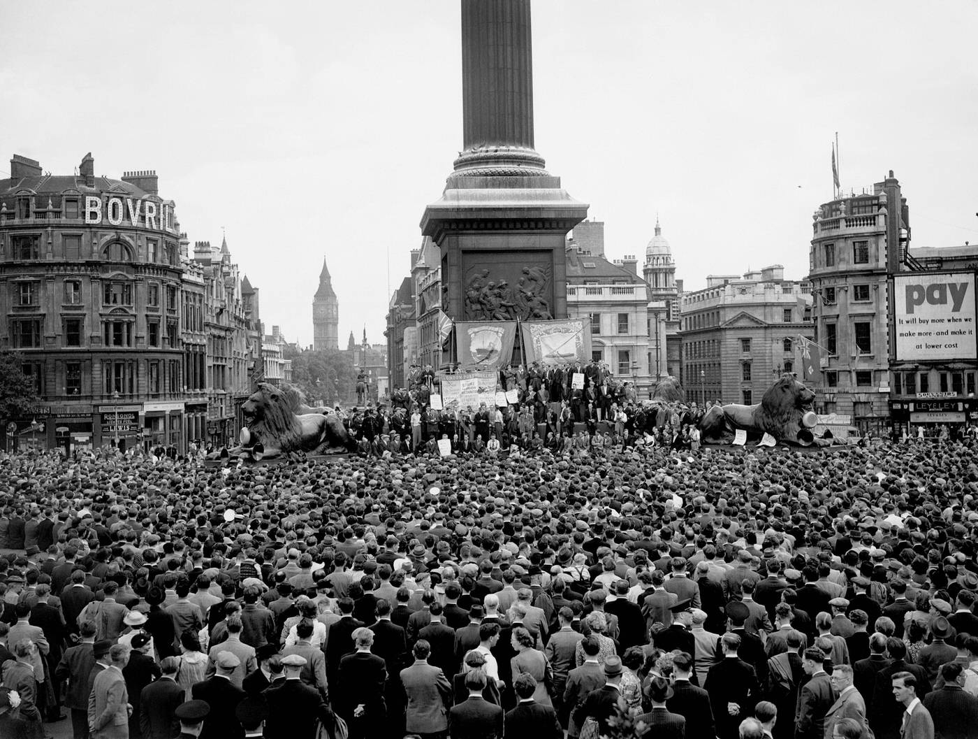 Dockworkers' strike in Trafalgar Square, 1949.