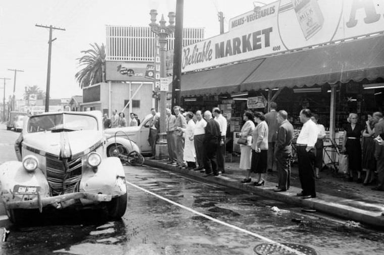 Traffic accident at 4966 W Adams Boulevard, Los Angeles, 1951
