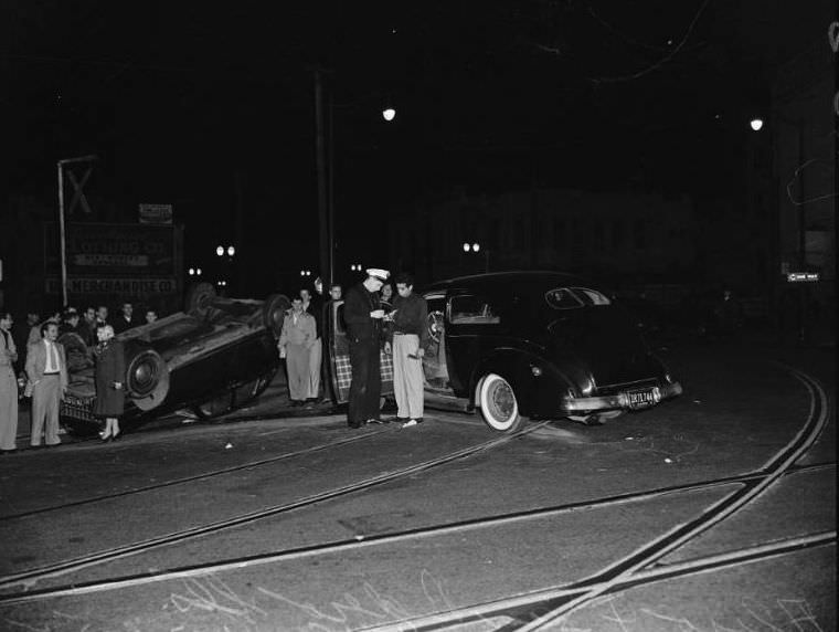 Car accident at Aliso and San Pedro streets, Los Angeles, January 23, 1952