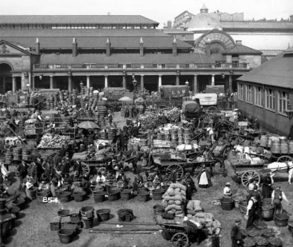 Traders at Covent Garden market, London, 1890.