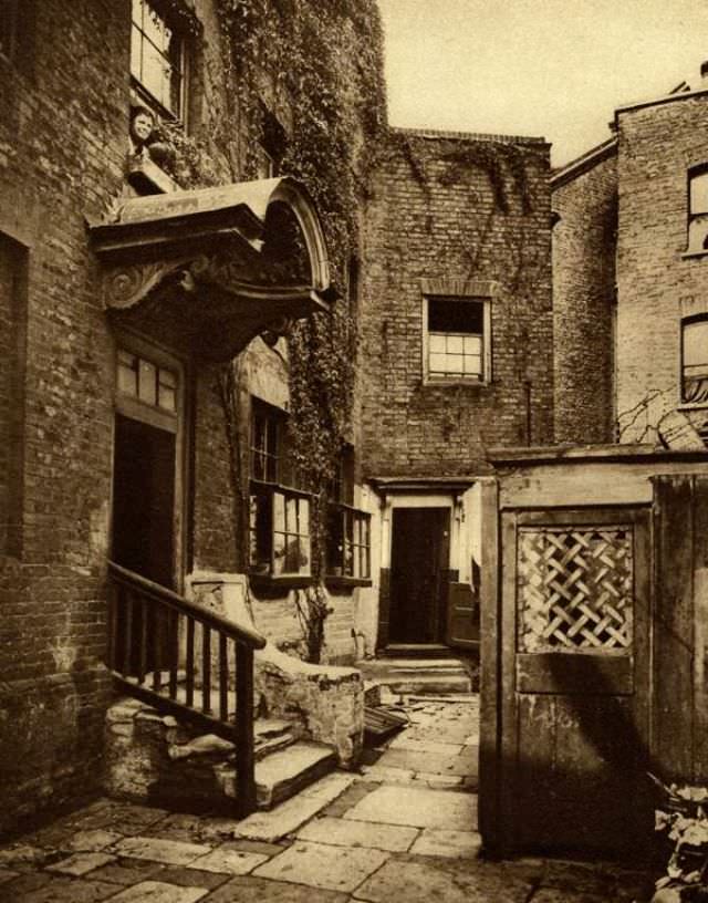 Bridge House in George Row, Bermondsey.
