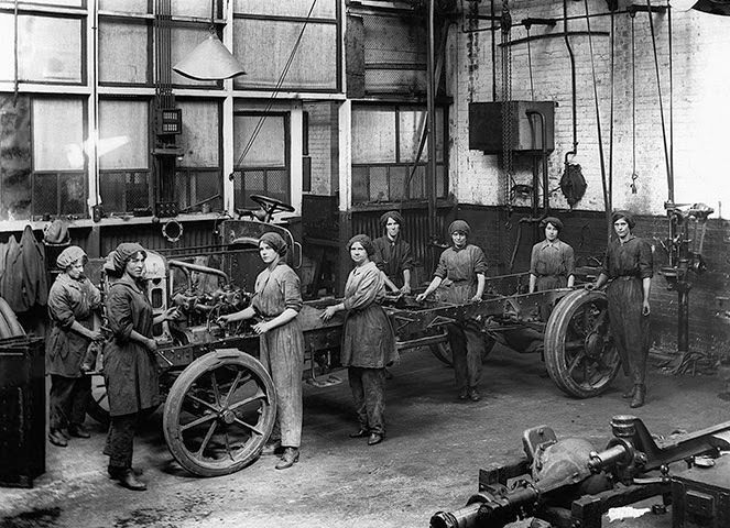 Female workers at an engineering factory during World War I, 1917.