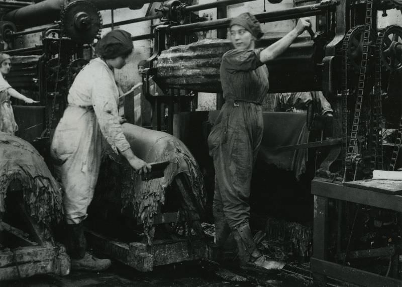 British women working in a tannery in Nottingham.