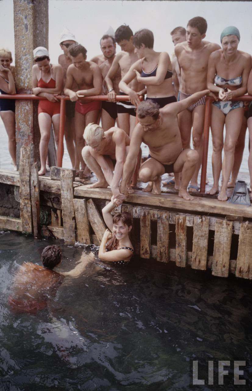 The Sputnik Generation: The Daily Lives, Social Scene, and Culture of Young Soviets in the 1960s