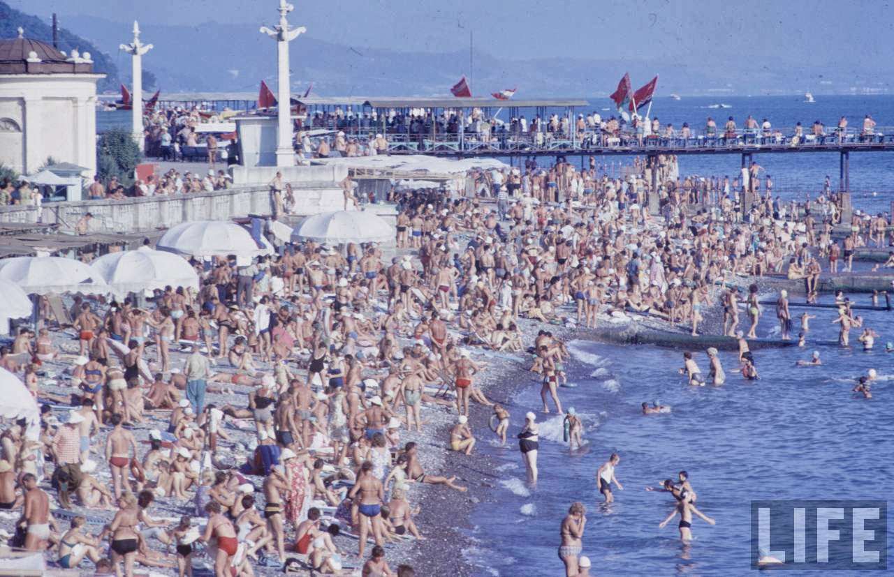 The Sputnik Generation: The Daily Lives, Social Scene, and Culture of Young Soviets in the 1960s