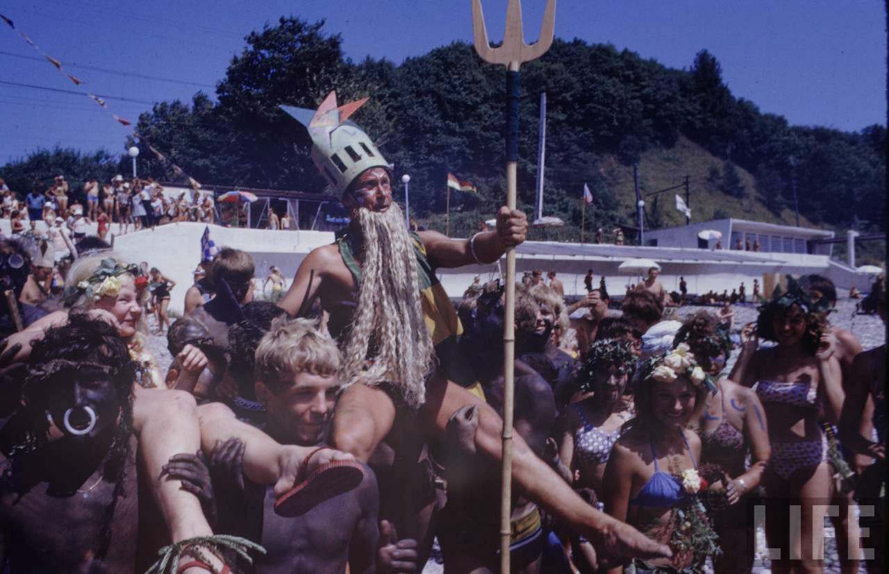 The Sputnik Generation: The Daily Lives, Social Scene, and Culture of Young Soviets in the 1960s