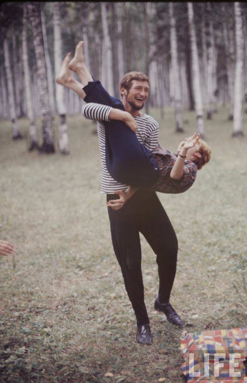 The Sputnik Generation: The Daily Lives, Social Scene, and Culture of Young Soviets in the 1960s