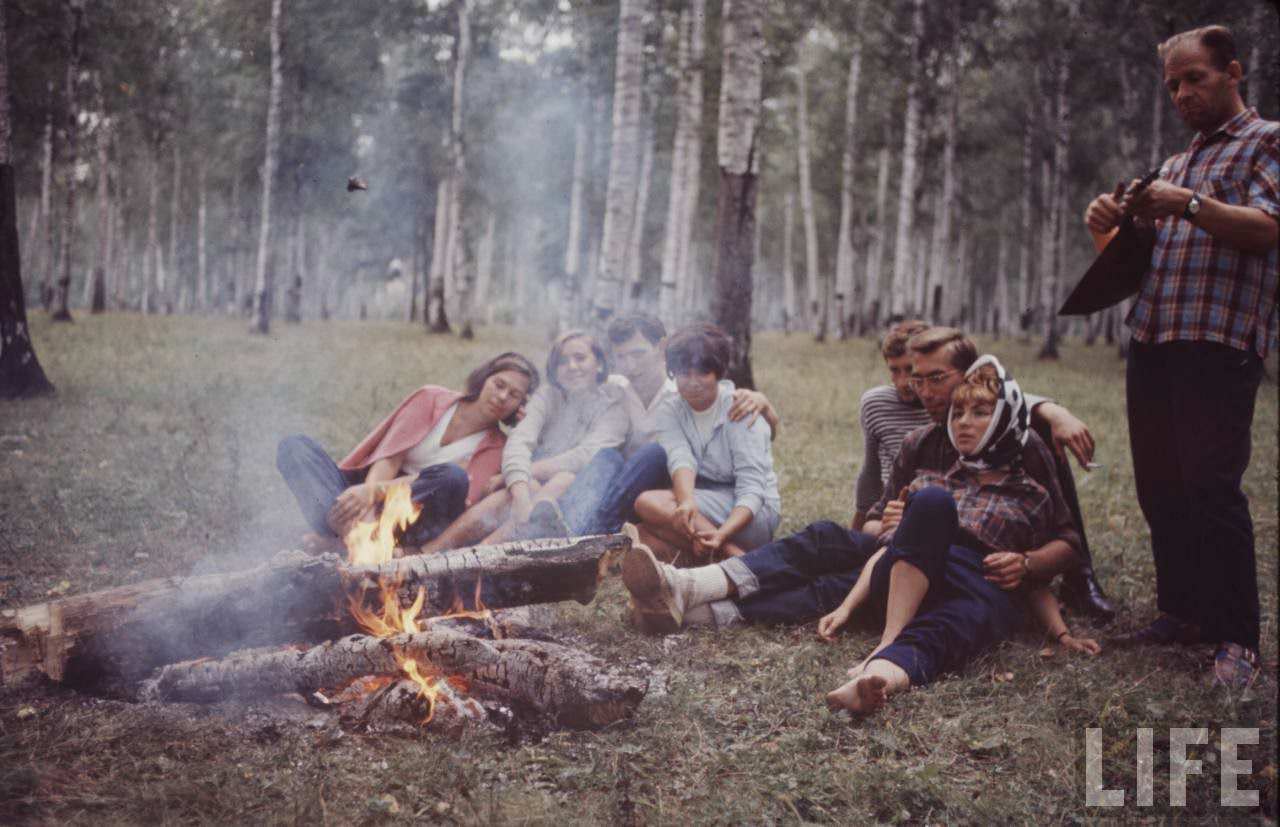 The Sputnik Generation: The Daily Lives, Social Scene, and Culture of Young Soviets in the 1960s