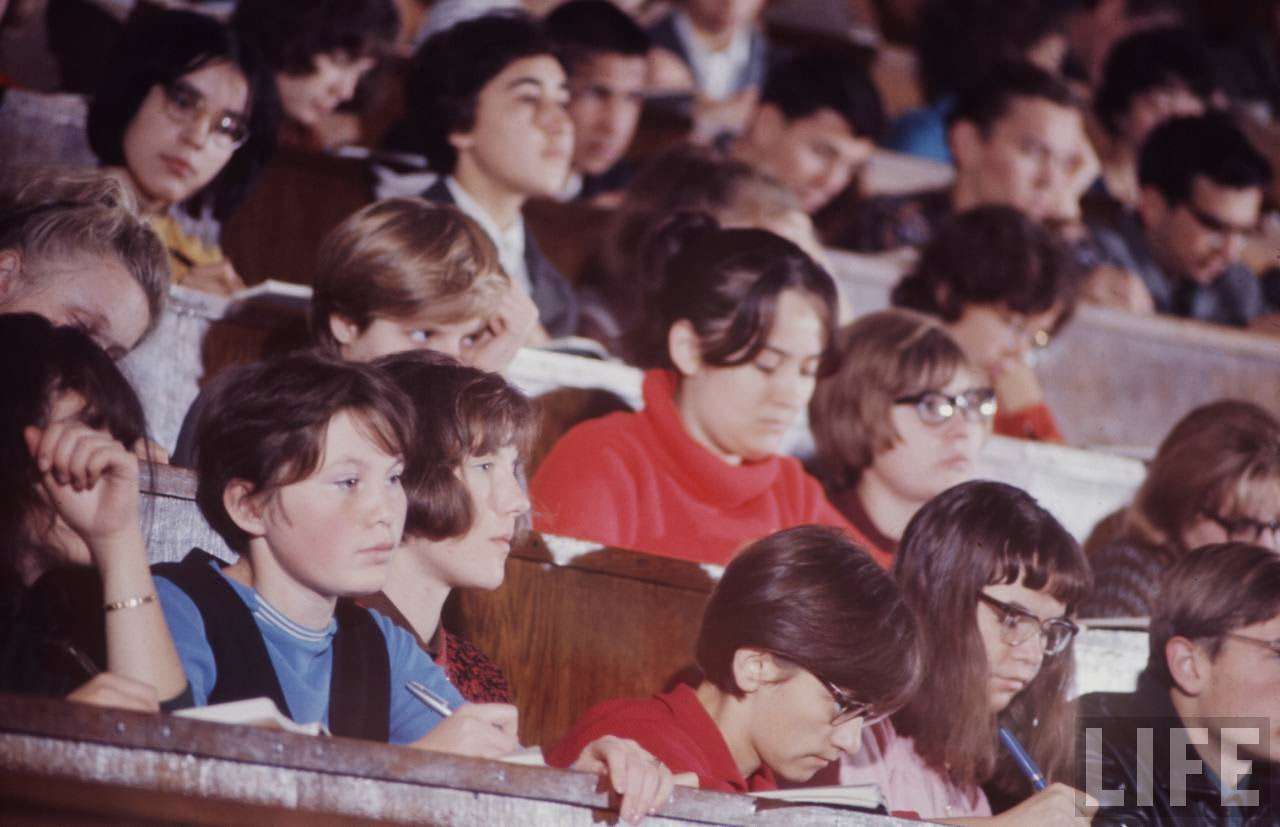The Sputnik Generation: The Daily Lives, Social Scene, and Culture of Young Soviets in the 1960s