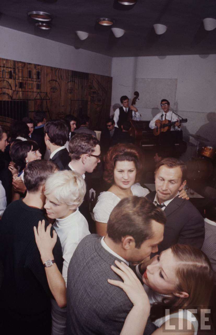 The Sputnik Generation: The Daily Lives, Social Scene, and Culture of Young Soviets in the 1960s