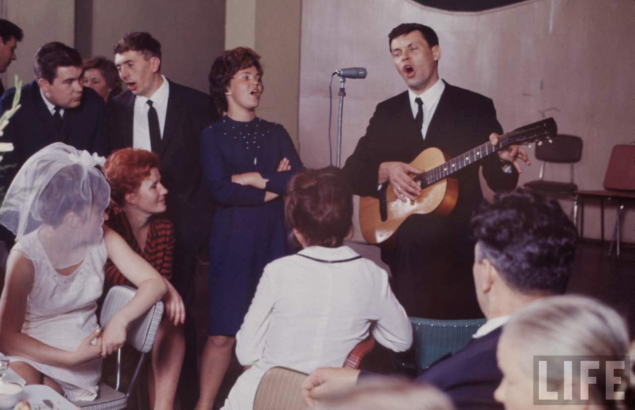 The Sputnik Generation: The Daily Lives, Social Scene, and Culture of Young Soviets in the 1960s