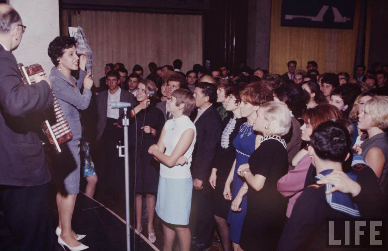 The Sputnik Generation: The Daily Lives, Social Scene, and Culture of Young Soviets in the 1960s